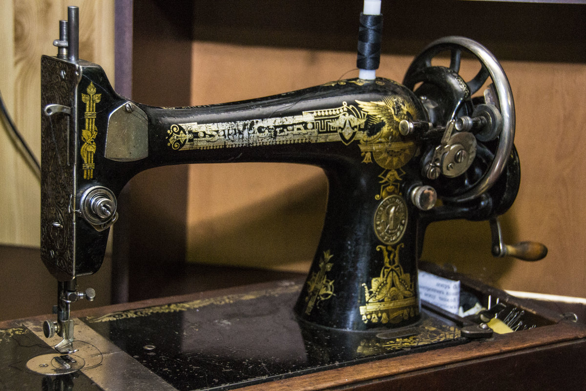 Этой машинке "ЗИНГЕР" 100 лет, произведено в 1914 г. - Владимир Терехов