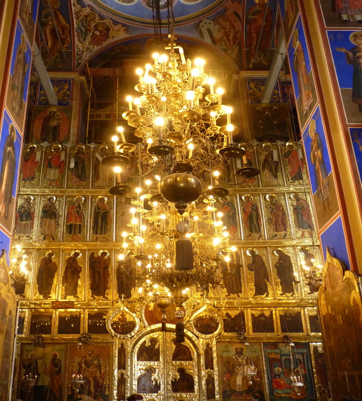 Пятиярусный  иконостас и паникадило  собора- 17  век.... - Galina Leskova