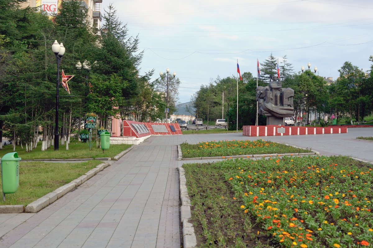 Площадь Победы, памятник Узел Памяти. Магадан. - Koch 