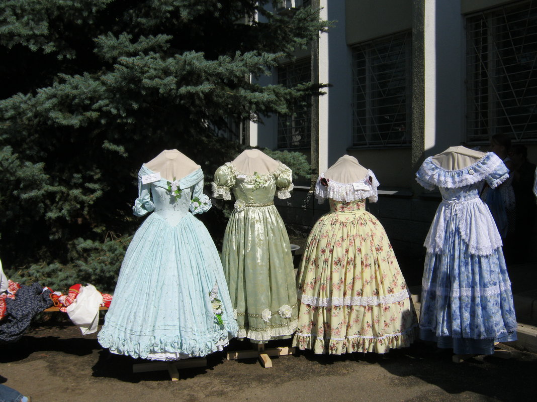 Выставка бальных платьев - галина 
