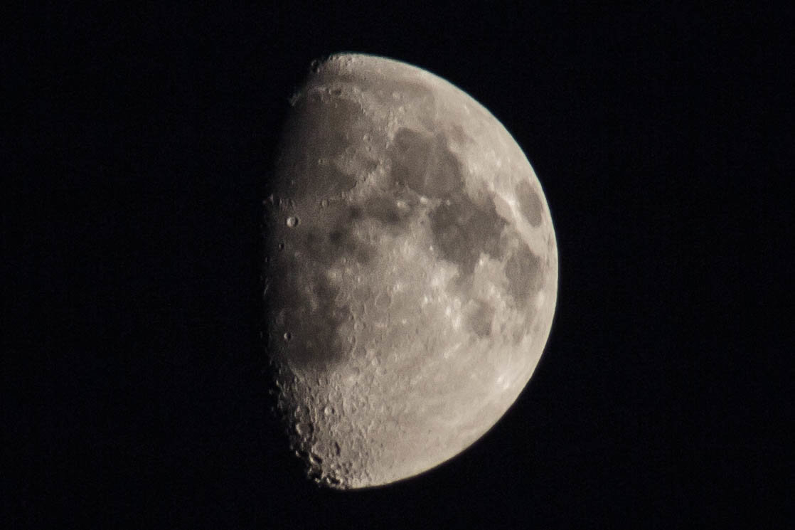 Луна с кратерами - Артём Федин