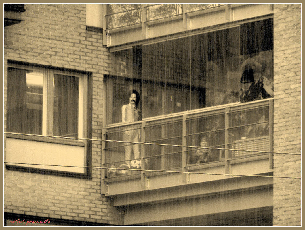 Хельсинки.Фигура на балконе... - vadim 