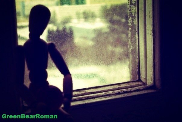 Window - Roman GreenBear