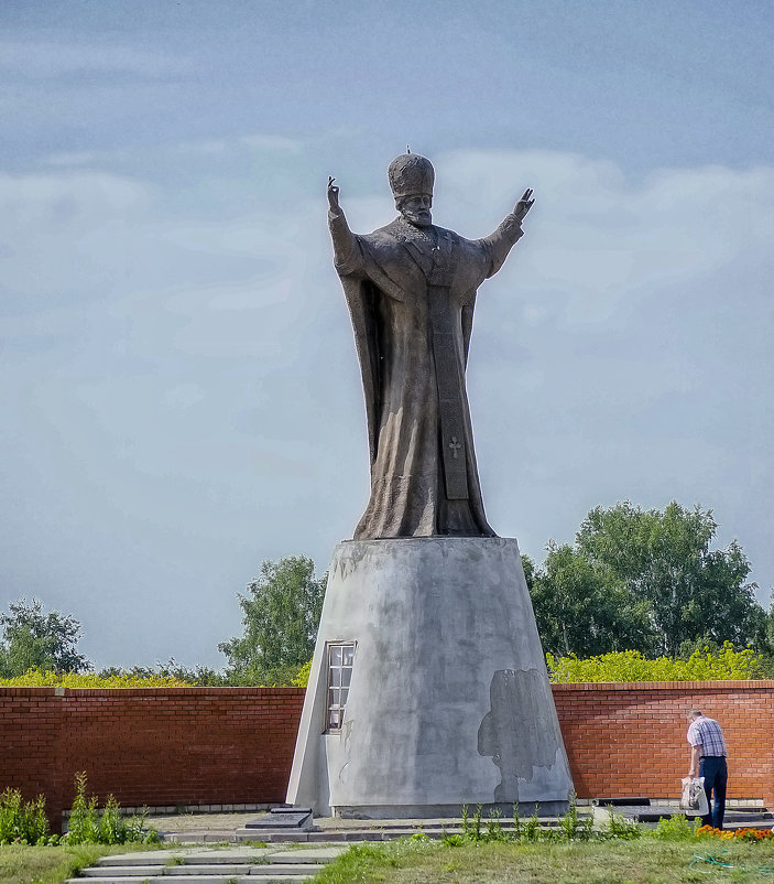 Памятник Святителю Николаю (Омск. Ачаирский монастырь) - Татьяна ...я только учусь....
