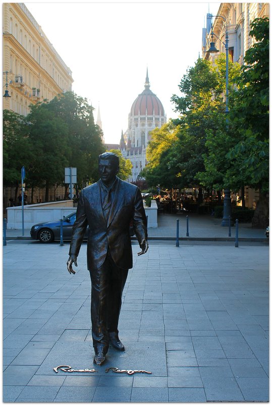 Памятник Рональду Рейгану в Будапеште - Сергей Черник