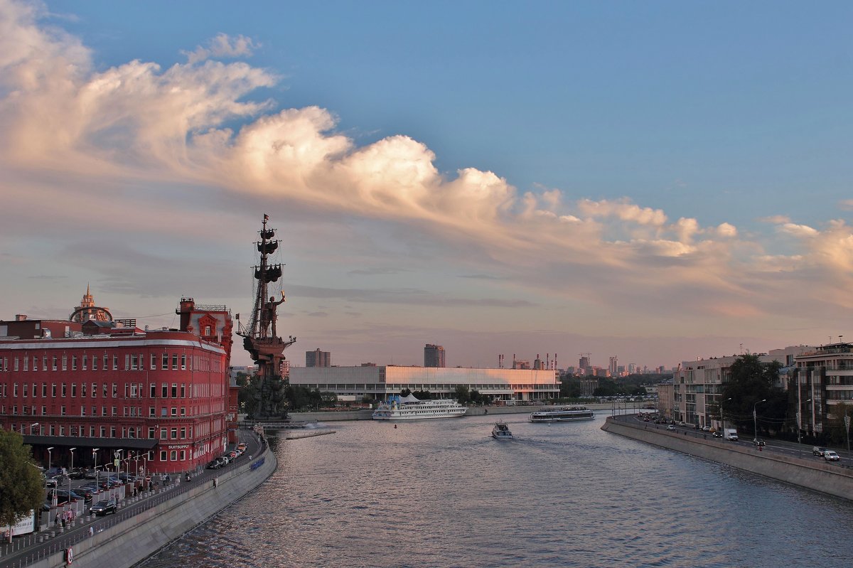 Прогулки по вечерней Москве - Людмила Быстрова