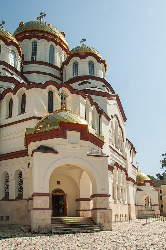 АБХАЗИЯ_боковой вход в храм Ново Афонского монастыря - Андрей ЕВСЕЕВ