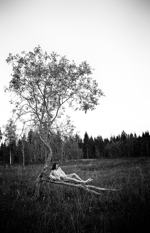 Женя у дерева - Женя Рыжов