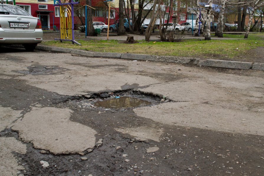 Во дворе - Лана Попугаева