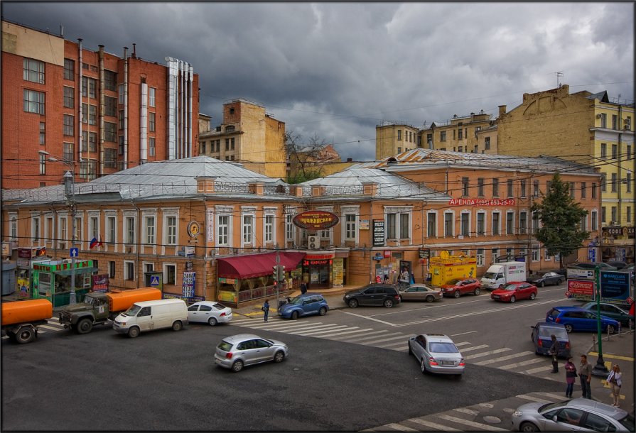 Городская зарисовка... - Валерий Яблоков