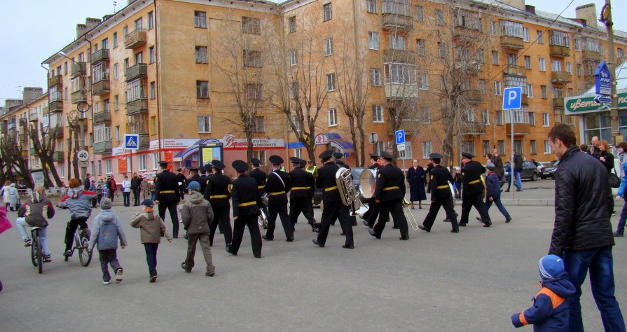 Парад окончен - Елена Перевозникова