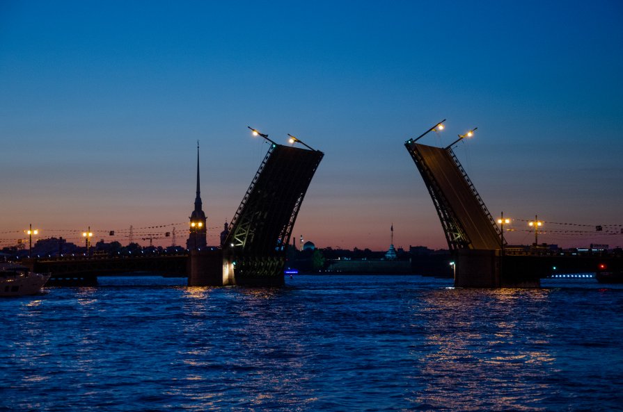 Дворцовый мост - Пётр Леонтьев