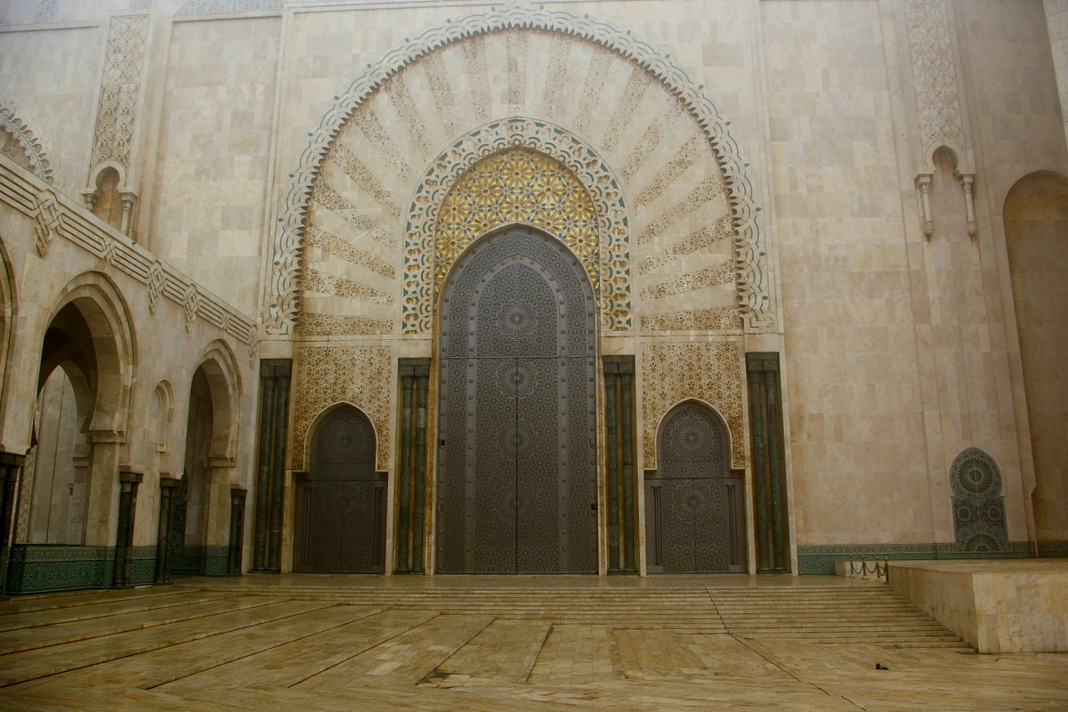 Вход в мечеть Хасана 2 - Светлана marokkanka