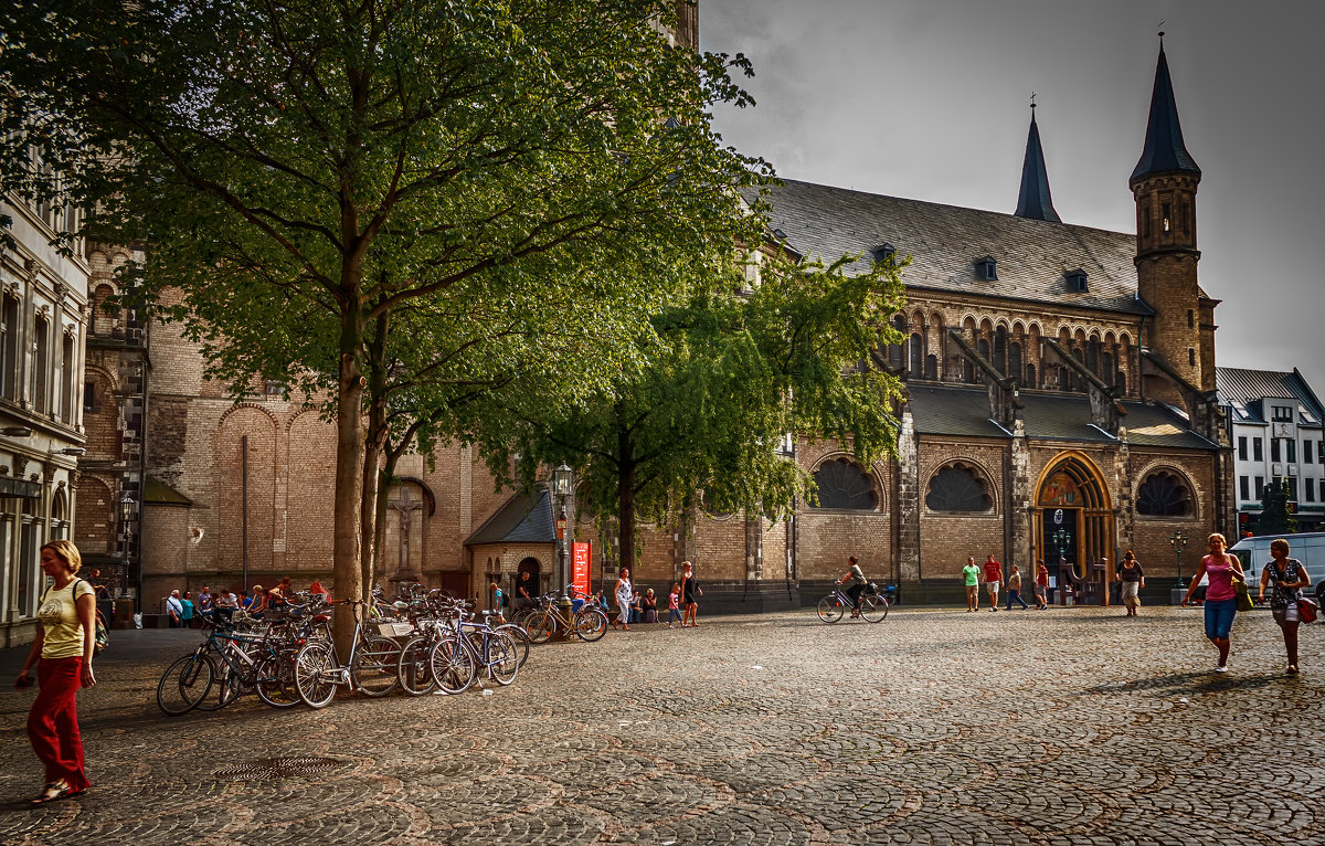 Bonn (Germany) - Nerses Davtyan