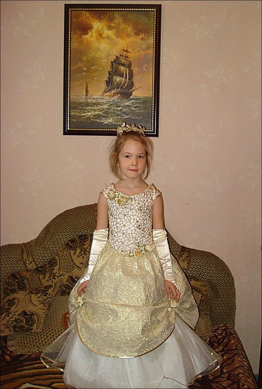 Первое бальное платье. Прощание с детским садом - Нина Корешкова