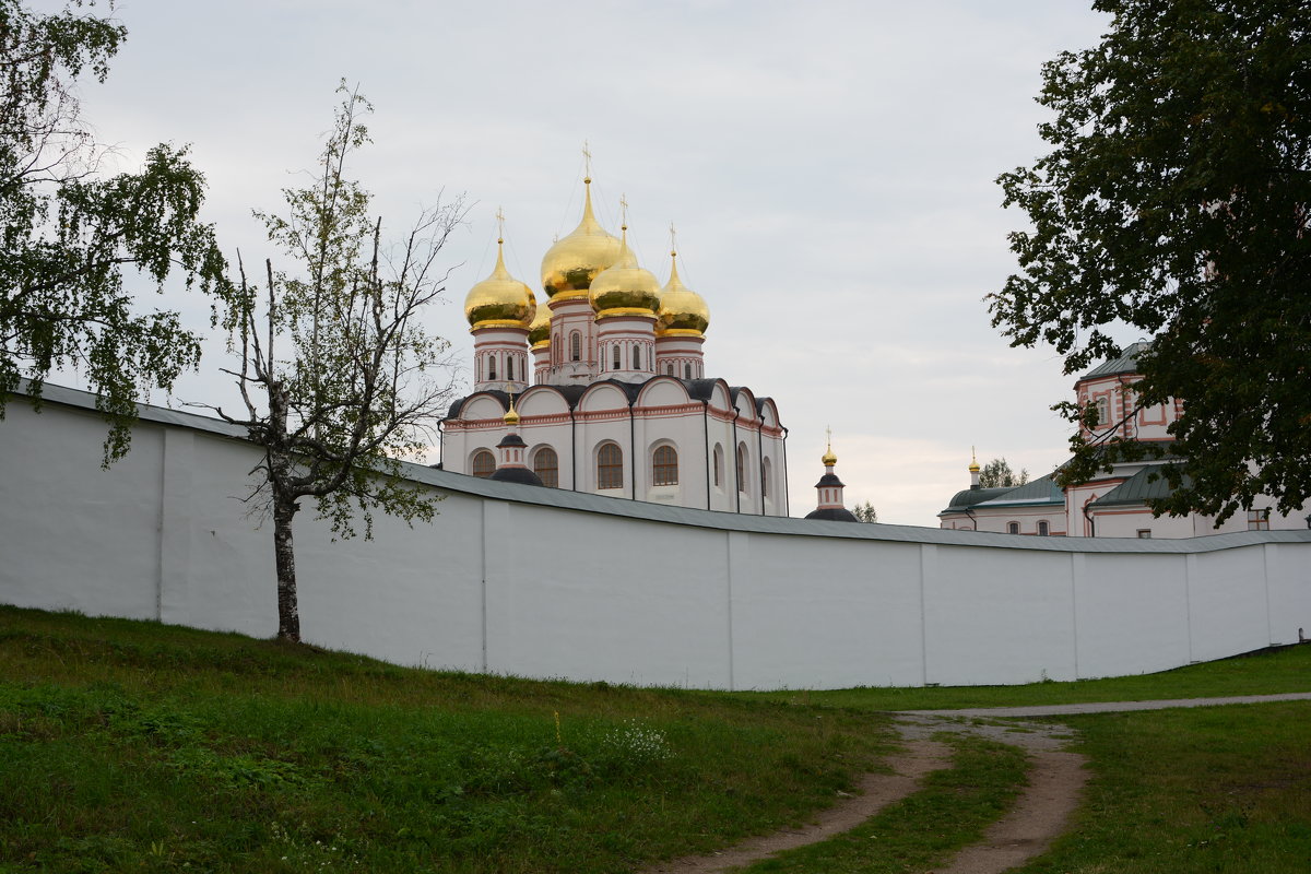 Иверский монастырь - Виктор Замятин