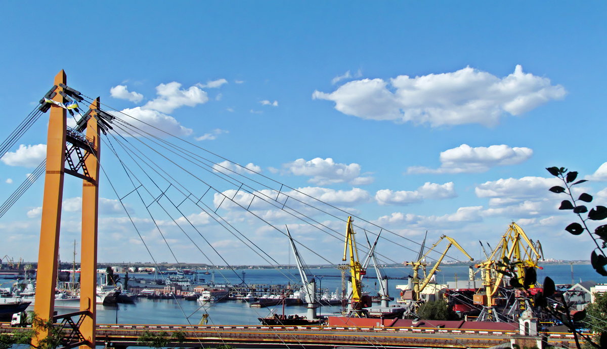 вид на Одесский залив с Воронцовской колоннады - Александр Корчемный