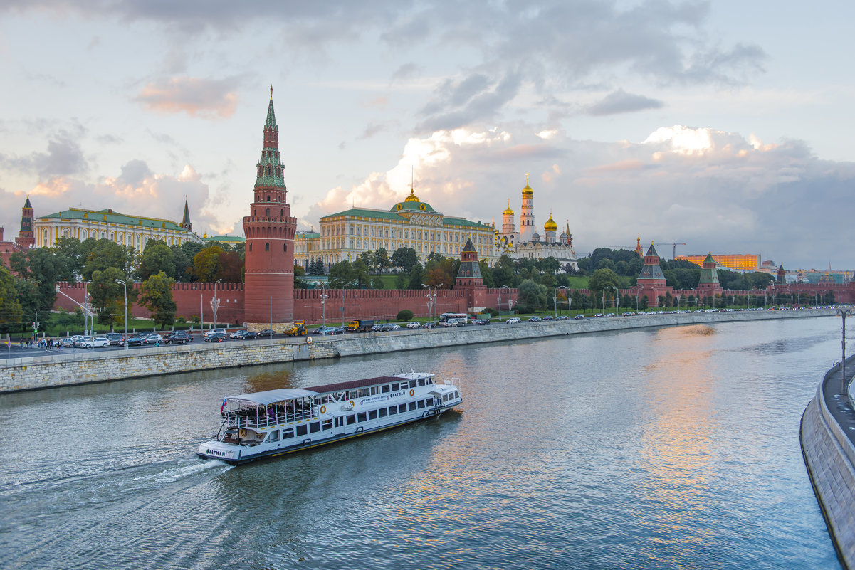 Вечерняя прогулка. Москва-река - Николай 