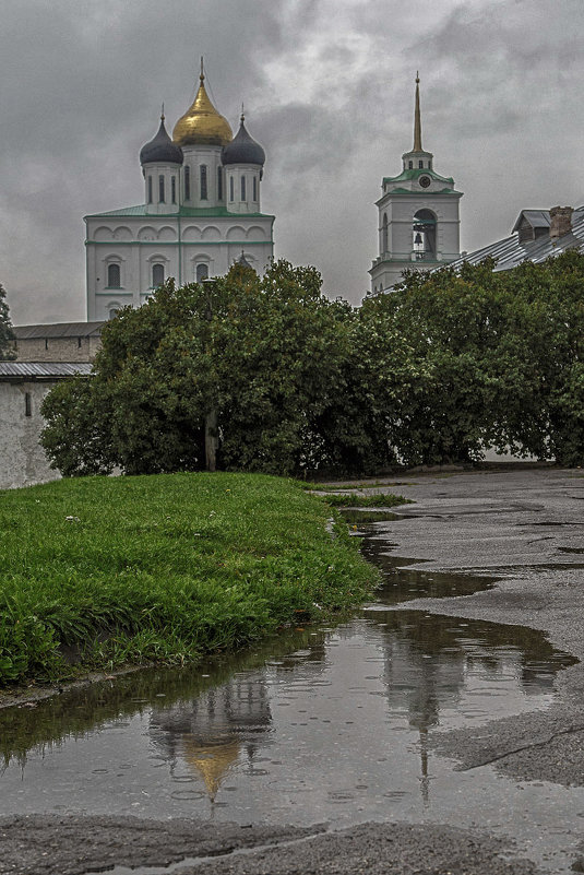 А дождь идёт, а дождь идёт...(отражения) - Виктор Грузнов