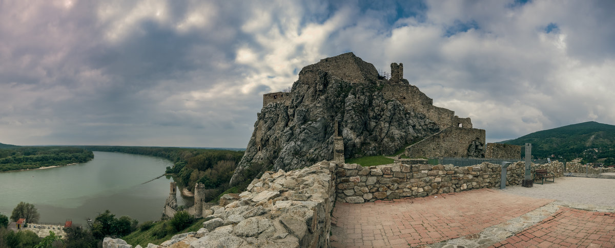 Руины замка Девин - Андрей Роговой