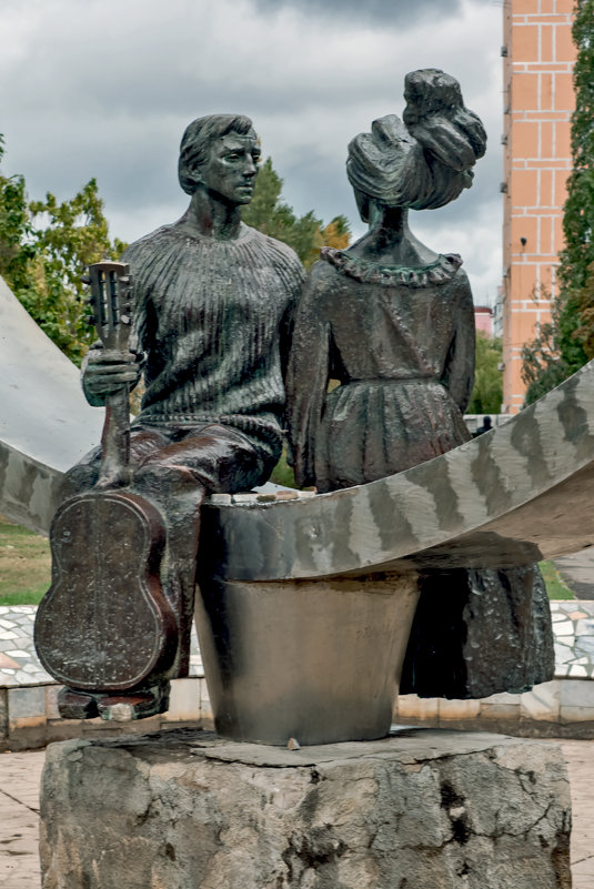 Памятник Высоцкому, фрагмент - Ольга Маркова