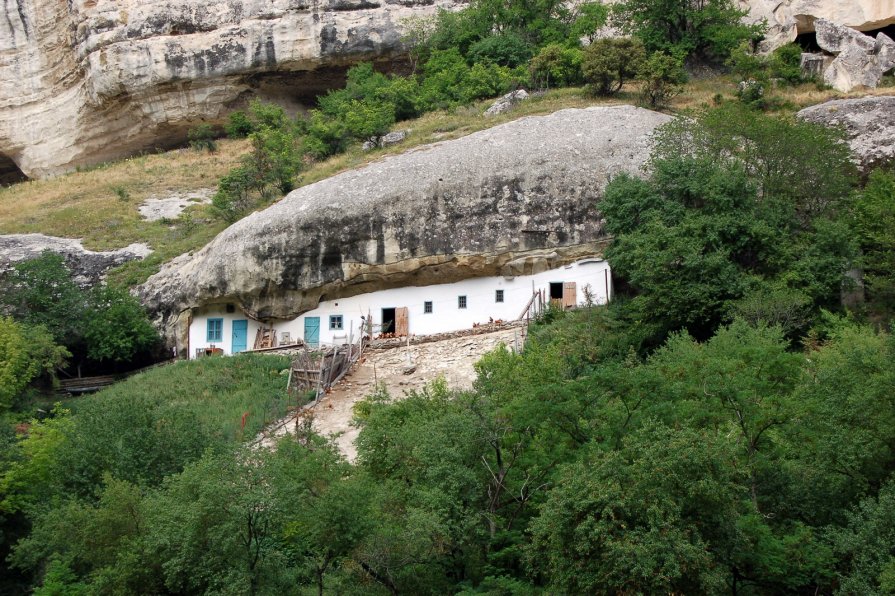 Пещерный монастырь - Евгений Юрченко