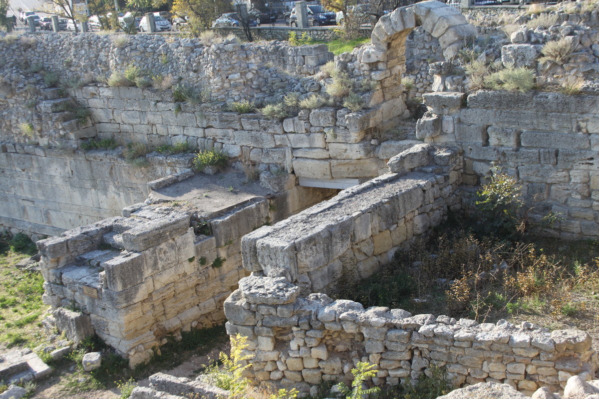 Стены древнегреческого города Херсонеса - Dogdik Sem