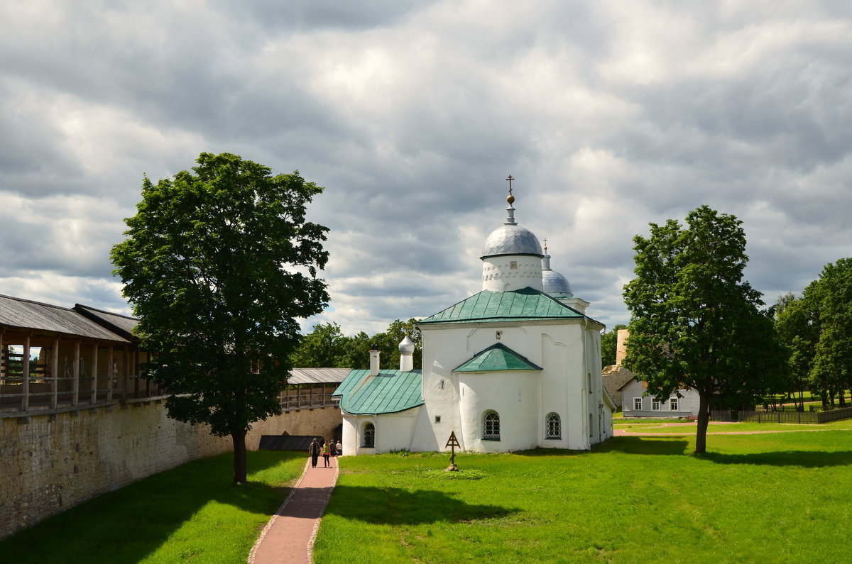 Никольский собор в Изборской крепости - Ирина Никифорова