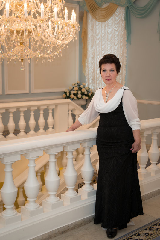 во дворце - Валентина Папилова