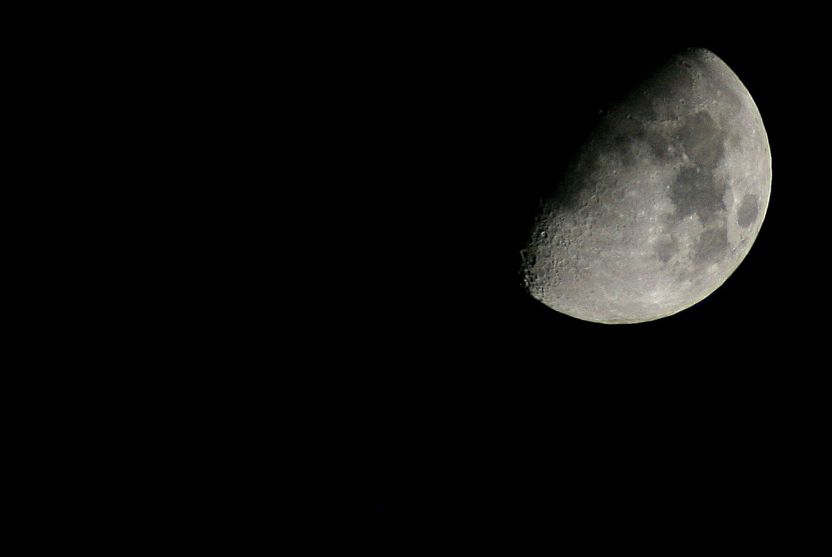 Moon at night - Мишка Михайлов 