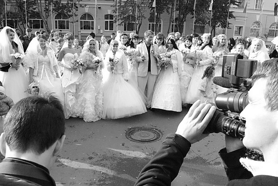 сразу столько невест!!!))) - вадим измайлов