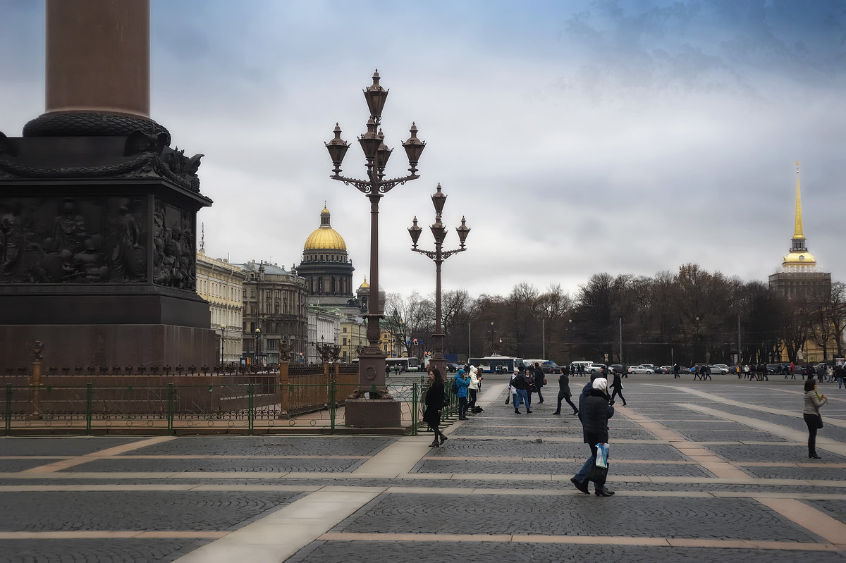 Вид с дворцовой площади - Михаил Александров
