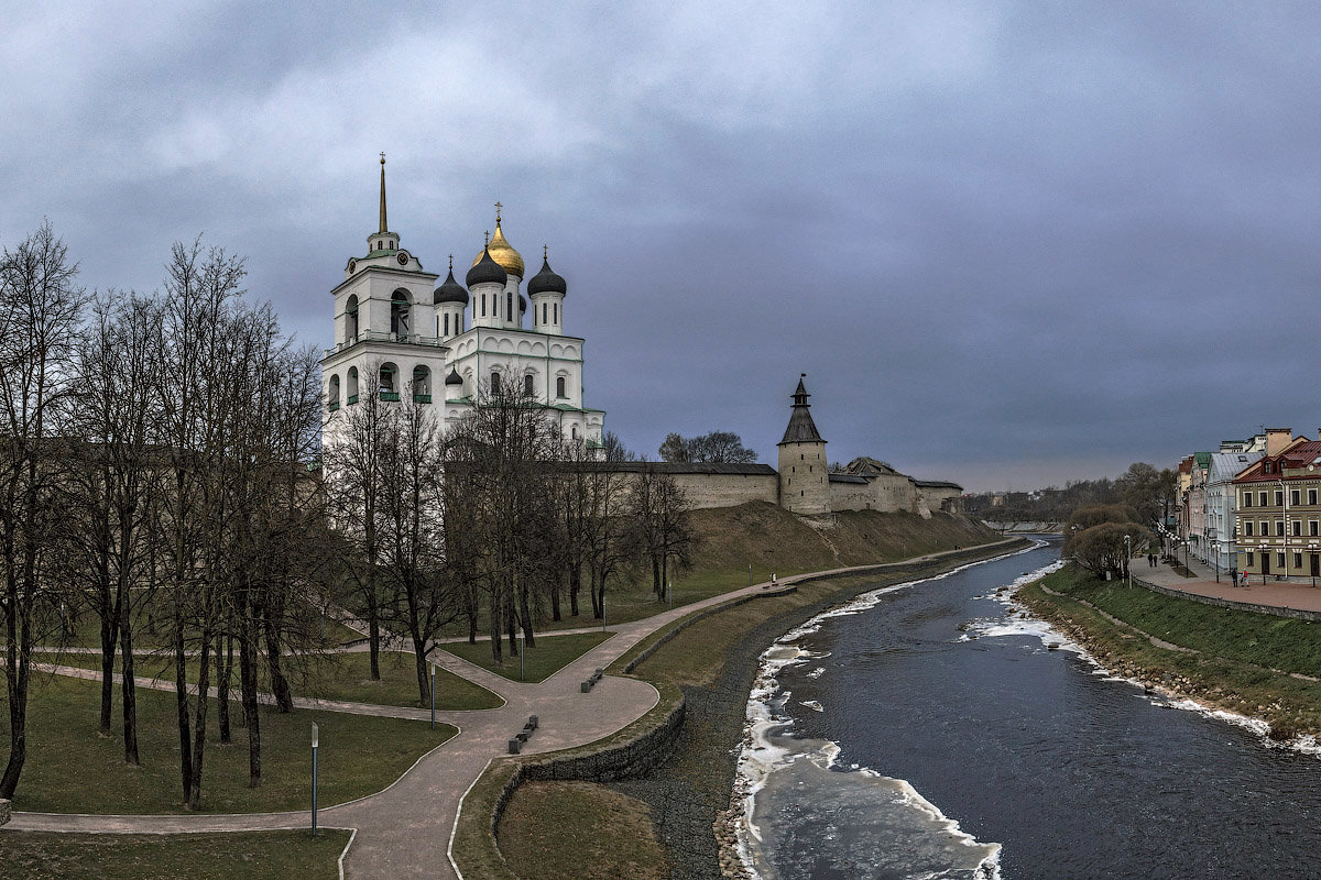 "Золотая набережная" - Виктор Грузнов