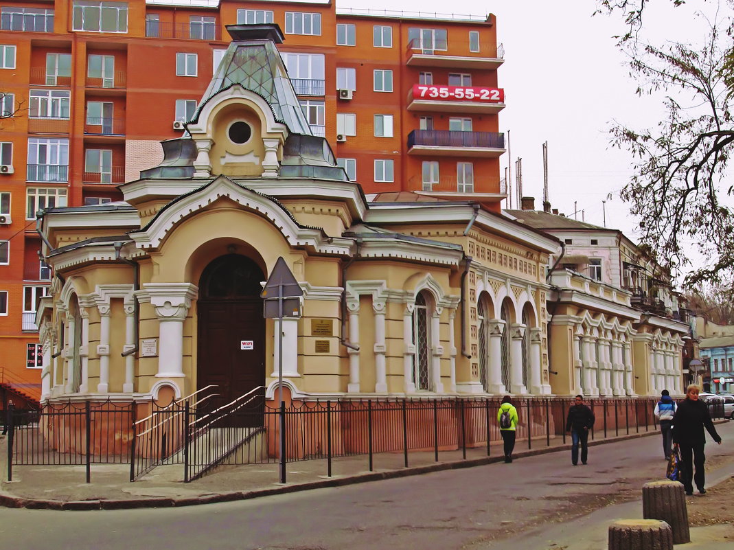 библиотека в Книжном переулке - Александр Корчемный