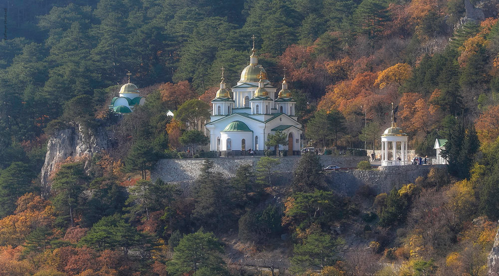 Крым Ореанда храм Архангела Михаила