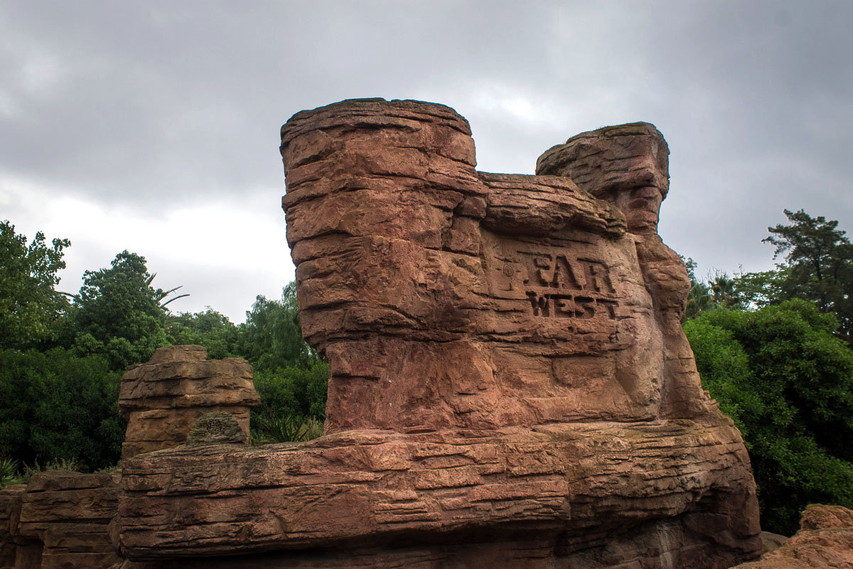 Парк Порт Авентура. Начало тематической  зоны Дикий Запад (Far West). - Надежда 