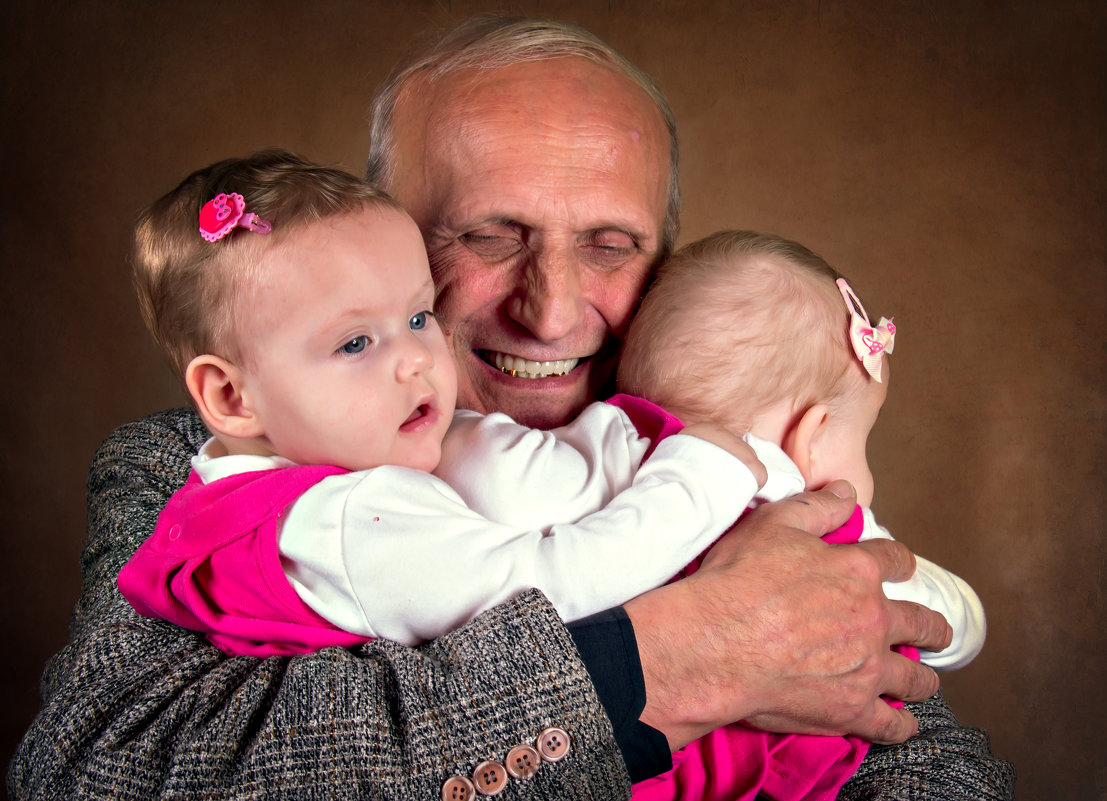 дедушка с внучками - Ирина 