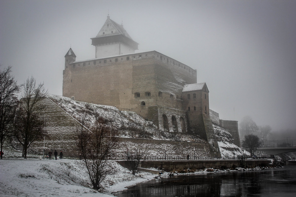 Нарвский замок в тумане - Екатерина 