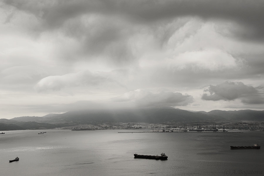 Вид с Гибралтарской скалы - Анастасия Богатова