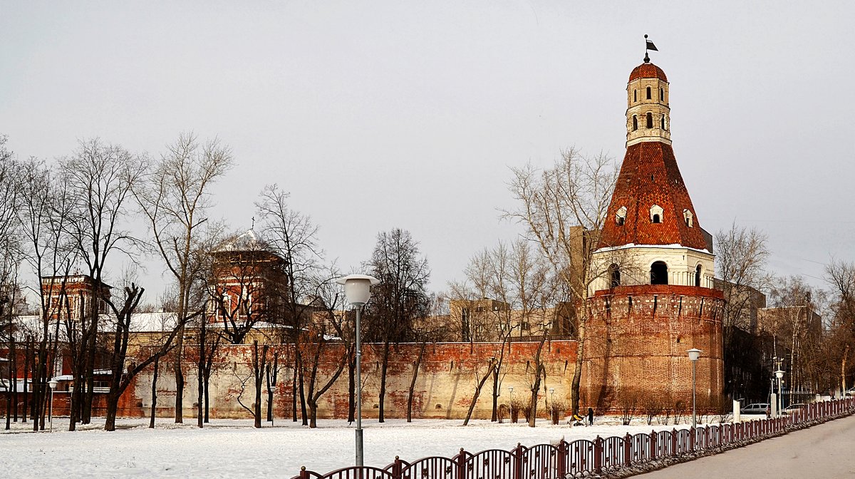 Стены и Солевая башня Симонова монастыря - Владимир Болдырев