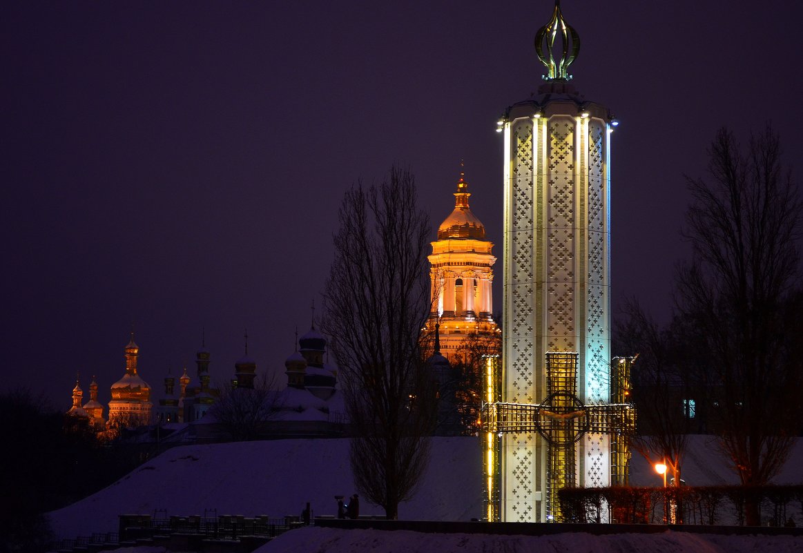 Лавра вечером - Ростислав 