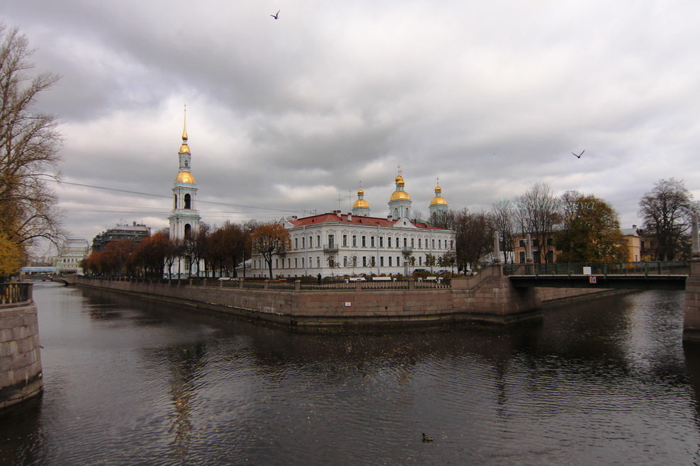 Под тревожным небом Петербурга - Вера Моисеева