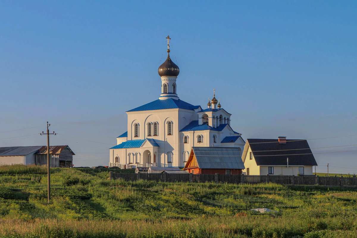 Свято-Троицкая церковь в Мяделе (Беларусь) - Юрий Мартинович