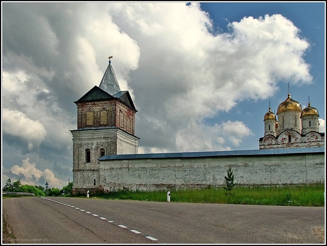стены монастырские - Дмитрий Анцыферов