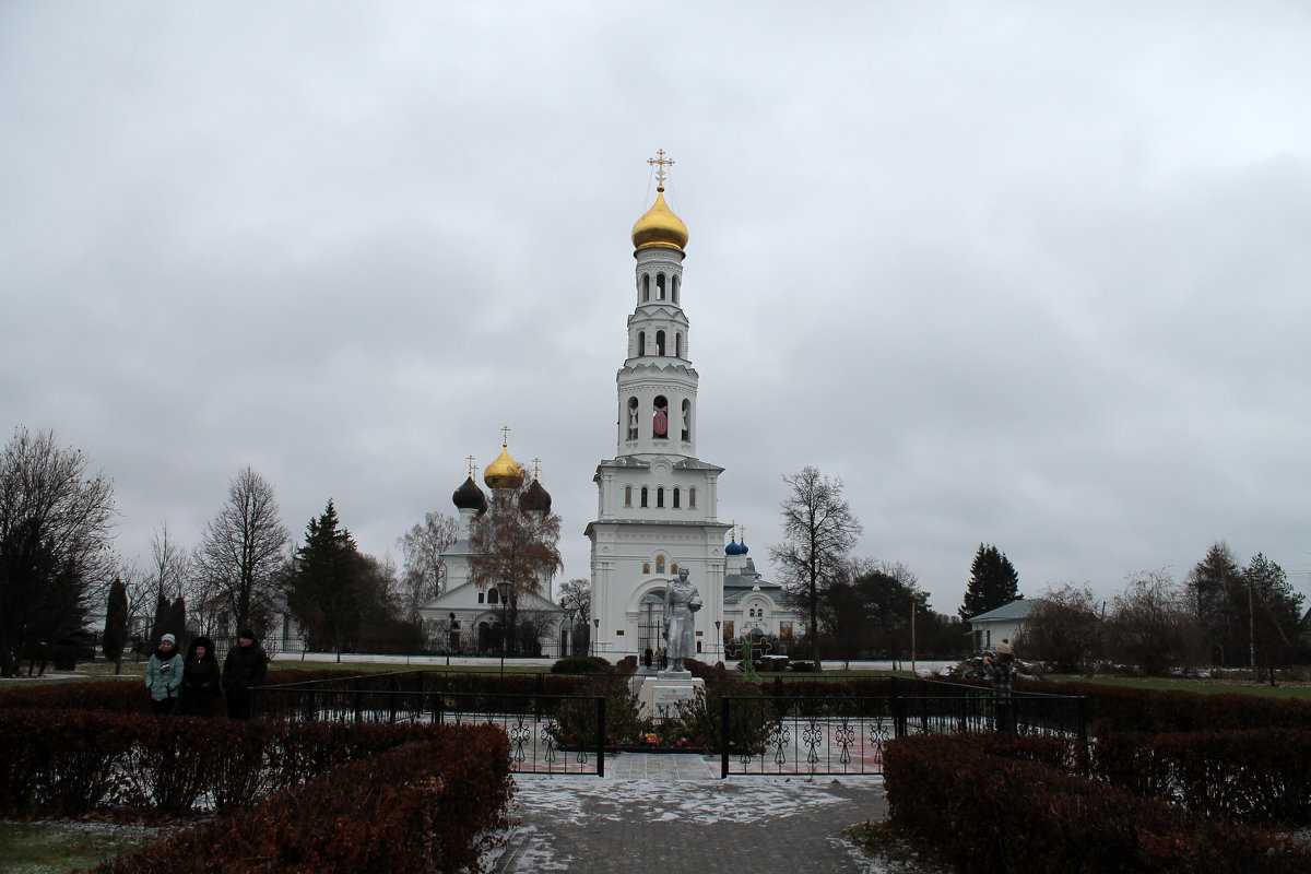 Троицкая церковь, колокольня и Успенская церковь - Наталья Гусева