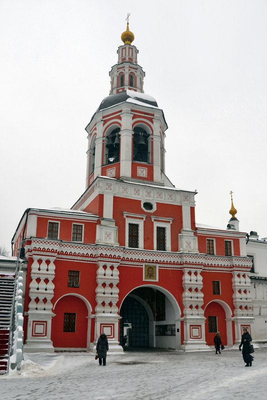 Колокольня-врата  Свято-Даниилова монастыря - Владимир Болдырев