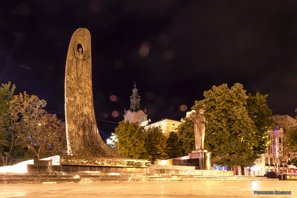 Памятник Тарасу Шевченко (Львов) - Богдан Петренко