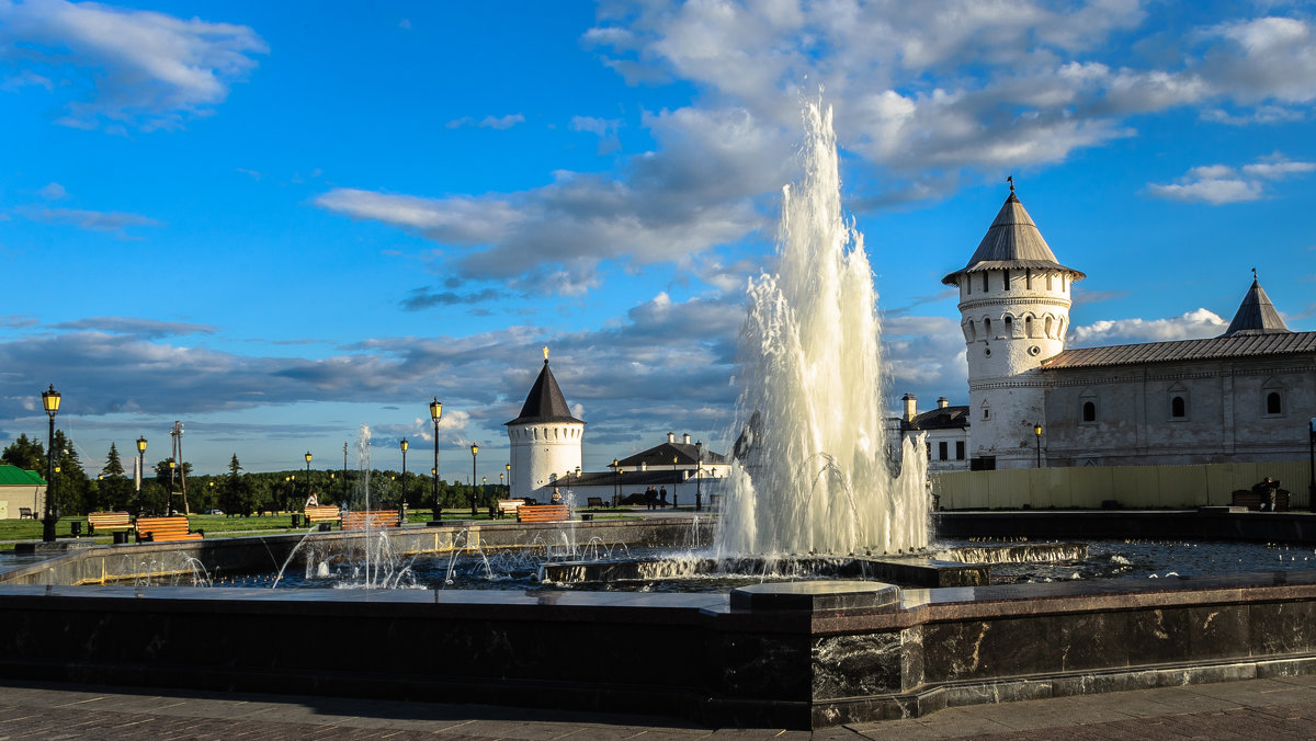 Тобольск. Фонтан перед Тобольским кремлем - Марк Э