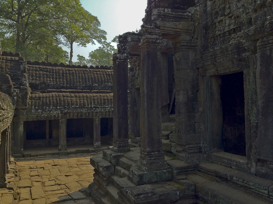 Зловейшие развалины Ангкора - Николай Алёхин