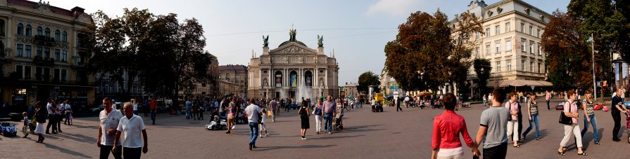 Площадь перед оперным театром Львов - Владимир Сорин